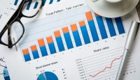 Image of upwards bar chart depicting steps for evaluating team performance. 